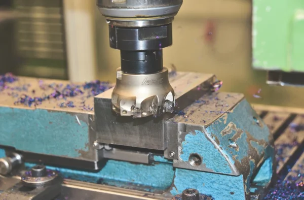 Frezowanie CNC w Tychach — kompleksowe remonty maszyn produkcyjnych